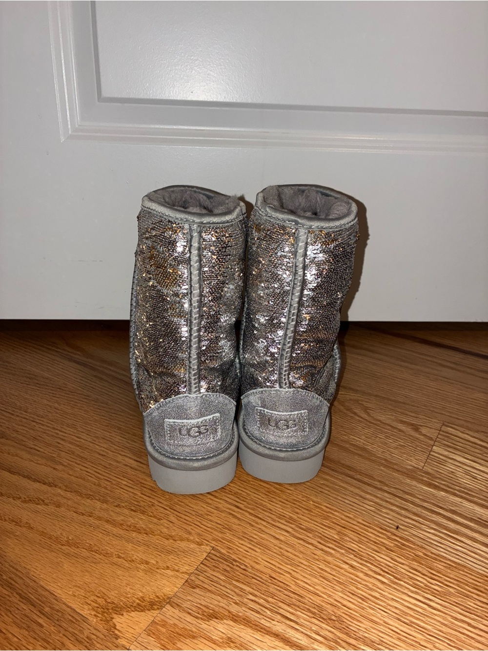UGG Women’s Cosmos Sequin Size 6